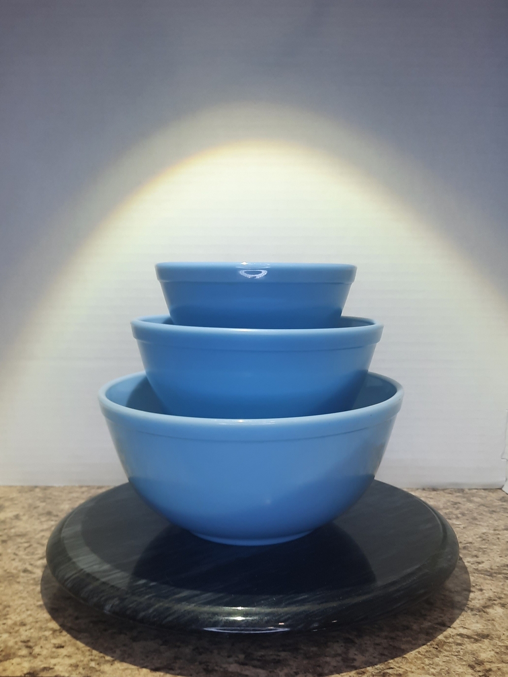 Beautiful 3 Pc Set Of Pyrex Mixing Bowls In Delphite Blue
